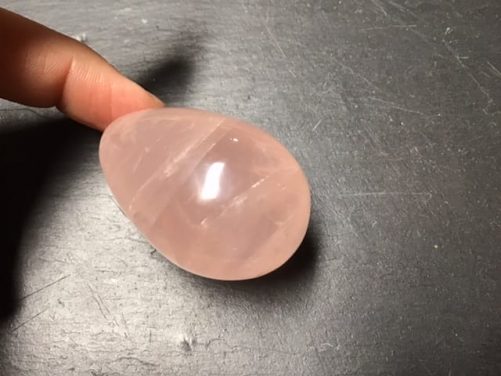 Oeuf en quartz rose