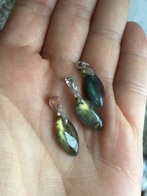 Marquise-labradorite