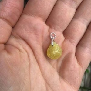 Pendnetif brucite jaune petit