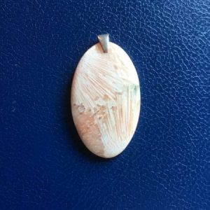 Pendentif scolecite ovale