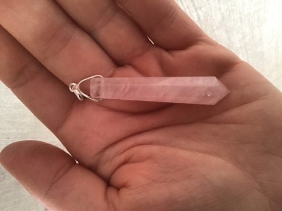 pendentif-pointe-quartz-rose-extra