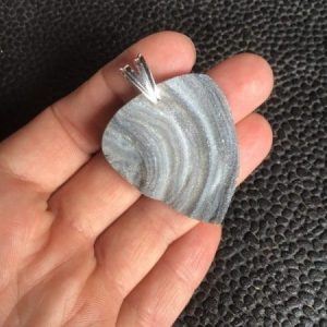 pendentif calcédoine brute druzy