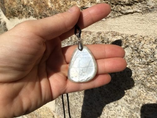 Pendentif pierre de lune adulaire blanc
