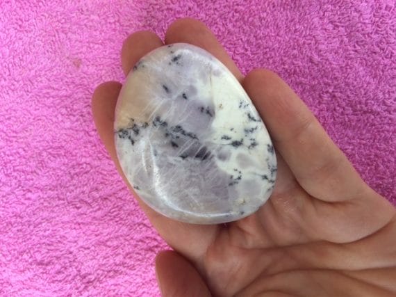 galet-anhydrite-et-agate-dentrique
