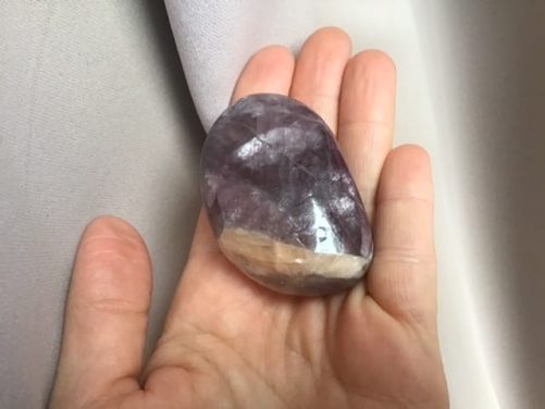 Galet anhydrite violette