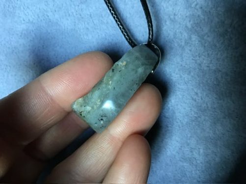 Pendentif labra violette brut