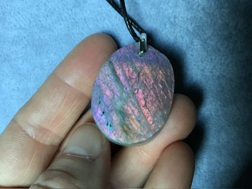 Pendentif labra violette brut