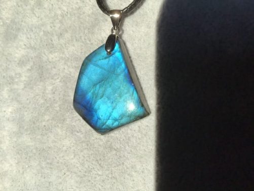 Pendentif labradorite bleu océan moyen modèle