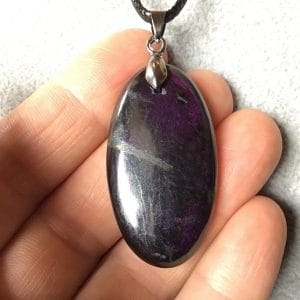 Pendentif en purpurite