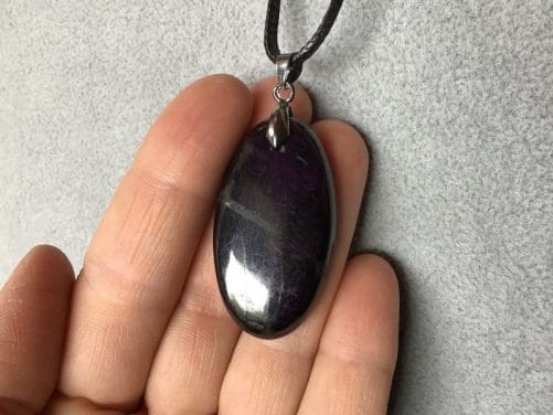 Pendentif en purpurite