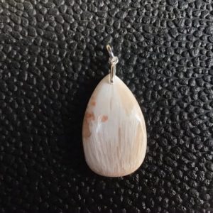 Pendentif en scolecite extra