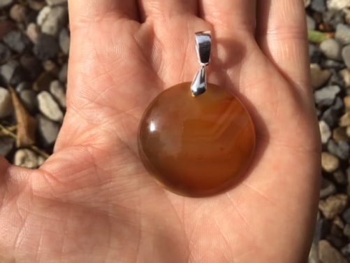Pendnetif en cornaline orange ronde