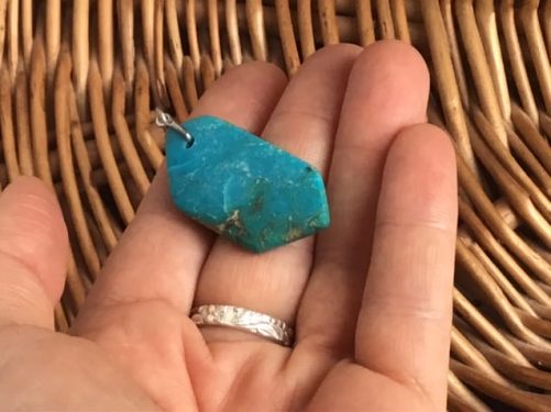 Pendentif en véritable turquoise
