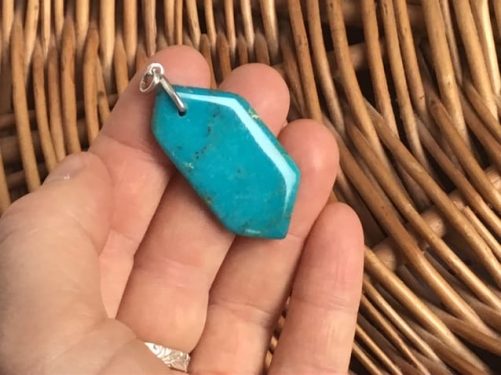 Pendentif en véritable turquoise