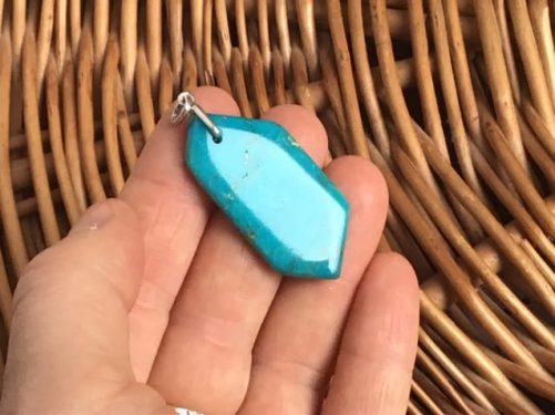 Pendentif en véritable turquoise