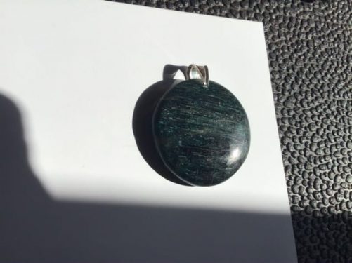 Pendentif apatite rond