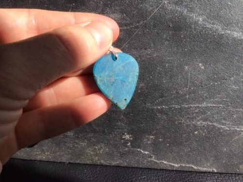Pendentif apatite bleu coeur