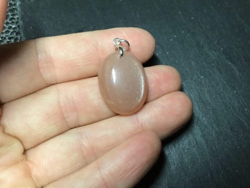 Petit pendentif pierre de lune pêche