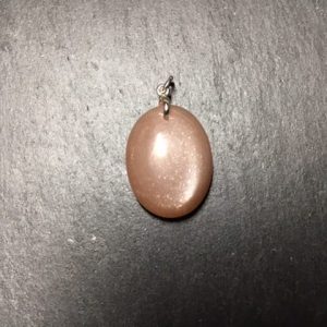 Petit pendentif pierre de lune pêche