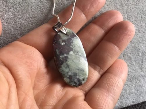 Pendentif Eudialyte ovale