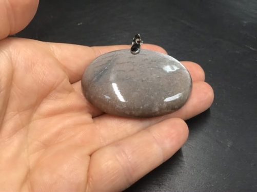 Pendentif pierre de lune grise