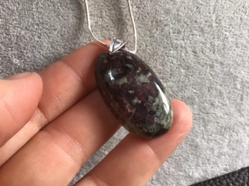 Pendentif Eudialyte ovale