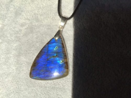 Pendentif labra deep blue freeform
