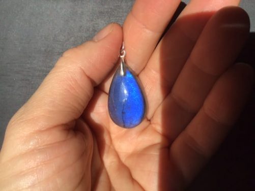 Pendentif labradorite goutte bleu profond