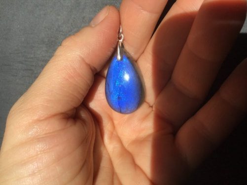 Pendentif labradorite goutte bleu profond