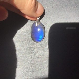 Pendentif oval labradorite bleu
