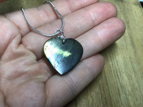 Pendentif labradorite coeur jaune