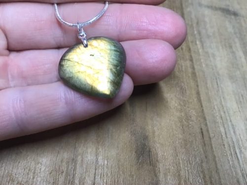 Pendentif labradorite coeur jaune