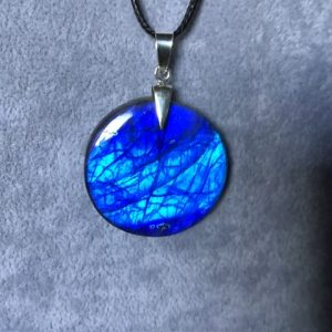 Grand pendentif rond en labradorite