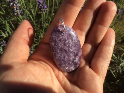 Pendentif lepidolite merveilleux
