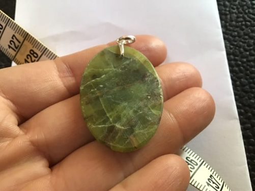 Pendentif opale verte de Madagascar grand oval