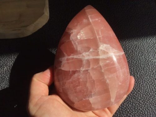Grosse goutte free forme calcite rose