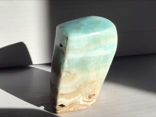 Forme libre calcite bleu pacifique