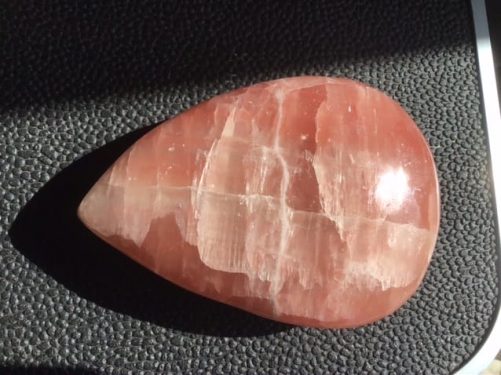 Grosse goutte free forme calcite rose