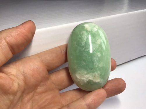 Galet calcite bleu vert aqua