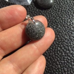 Pendentif pierre de soleil rond