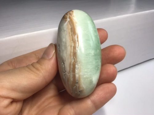 Galet calcite bleu vert aqua