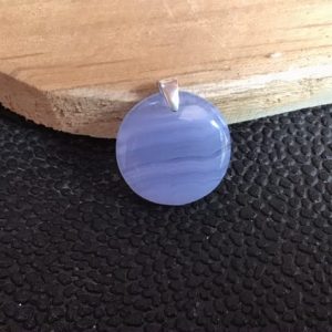 Pendentif calcedoine rond