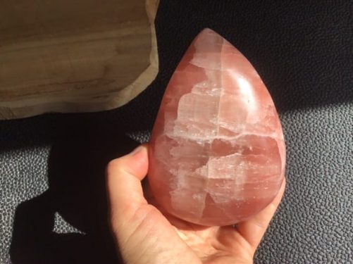 Grosse goutte free forme calcite rose