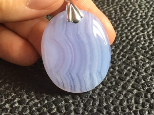 Pendentif calcédoine ovale