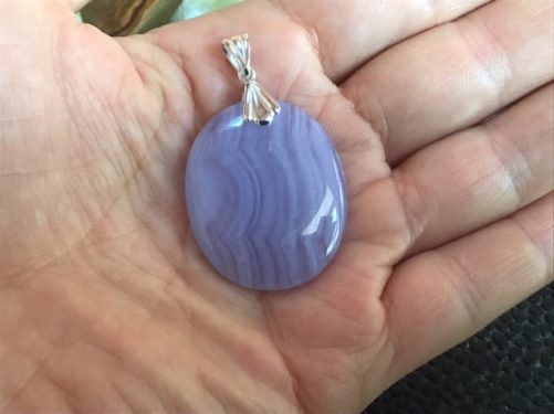 Pendentif calcédoine ovale