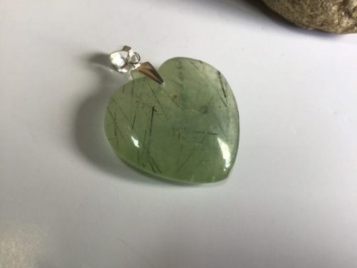Pendentif prehnite coeur gros modèle
