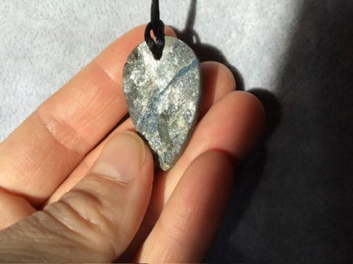 Pendentif labradorite bleu extrême pointe en bas