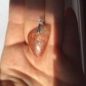 Pendentif pierre de soleil freeform