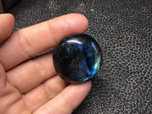 Mini galet labradorite dark blue wonder