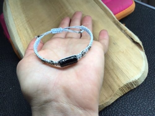 Bracelet réglable pierre de Volvic